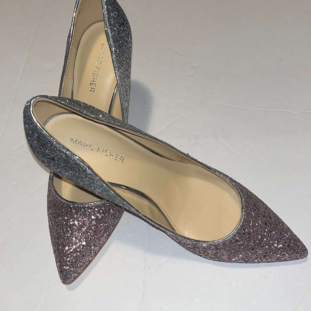 NWOB Marc Fisher Ombre Silver/Pink Glitter Shoes- Size 9